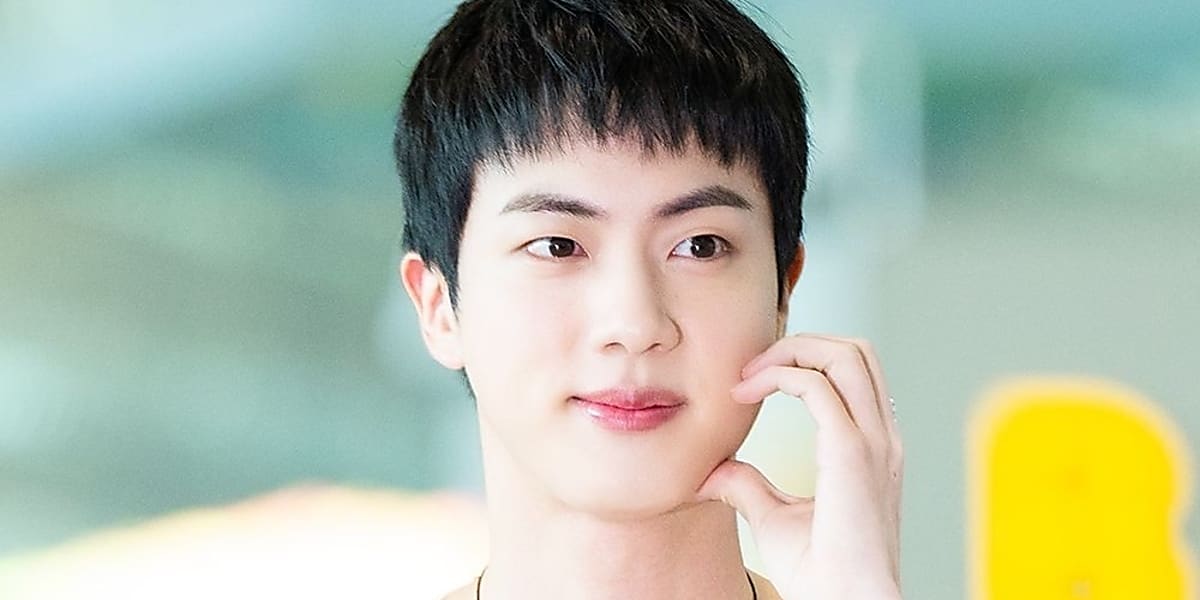 BTS's Jin generously gifted a premium dried squid set to the staff of 'Kian's Bizarre B&B' on the last day of filming.