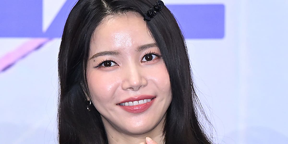 Solar from MAMAMOO announces the release of 'Solar Sensibility' Part 8, featuring remakes of classic songs, coming on the 29th.