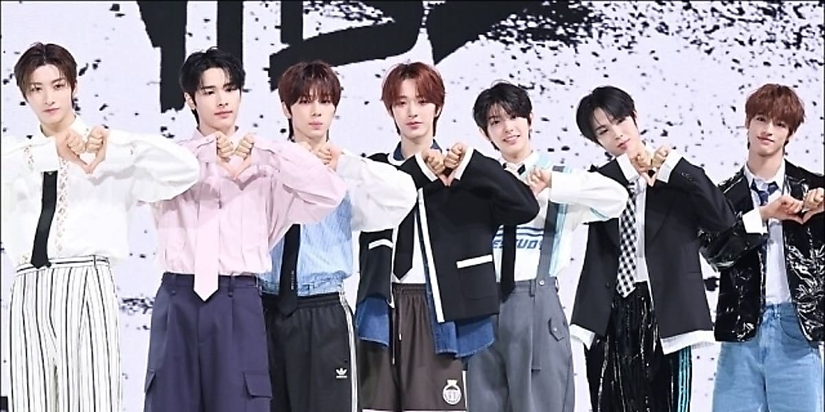 JYPの新人ボーイズグループNEXZがデビュー。7人のメンバーが多様なサウンドで魅力をアピール。
