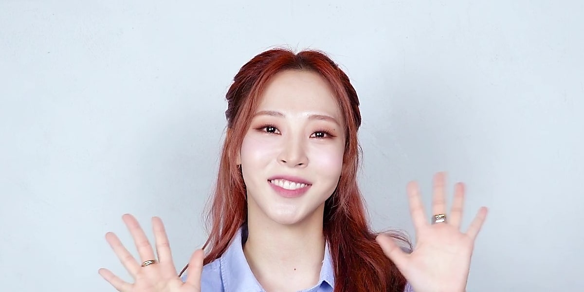 Moonbyul of MAMAMOO promotes her repackaged album 'Starlit of Twinkle' and announces her upcoming North American tour.