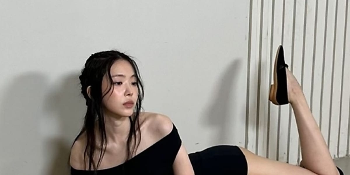 元Apinkのソン・ナウンがInstagramにバレリーナ姿の写真を公開し、ネットユーザーから絶賛の声が寄せられた。  