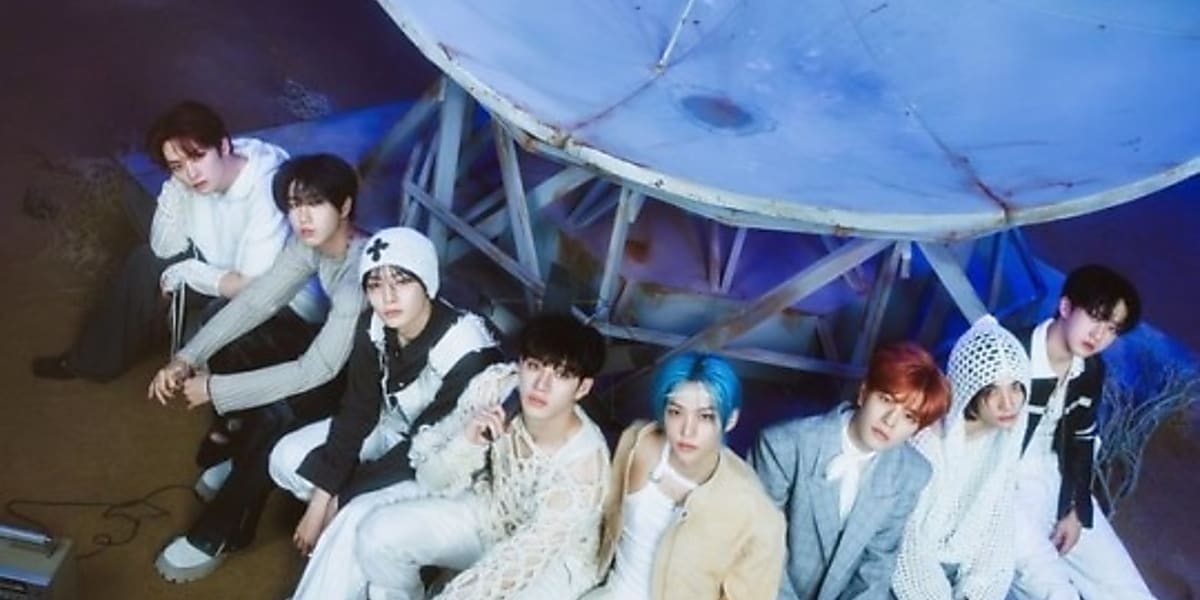 Stray Kidsの新作「樂-STAR」がSpotifyで1億回以上再生され、ビルボード200で1位を獲得。K-POP第4世代ボーイズグループで初の快挙。