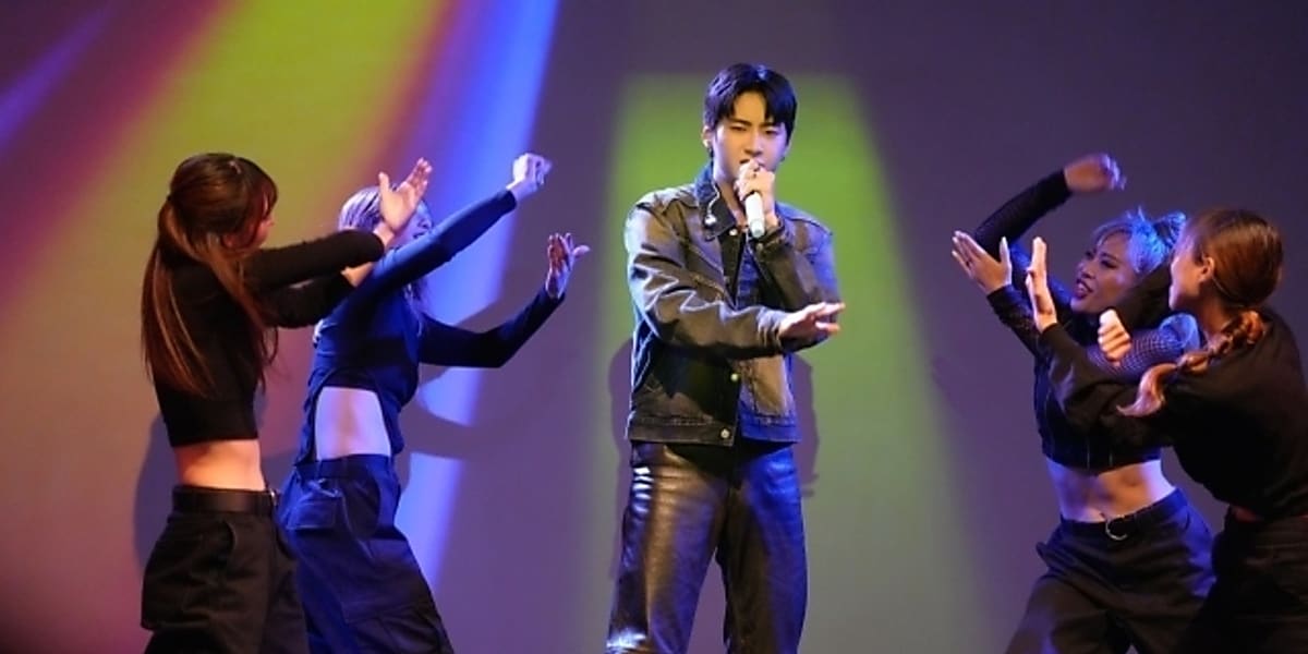 Lee Jin Hyuk held his first fan meeting in Japan, engaging fans with performances, Q&A, and games over two days in Tokyo.