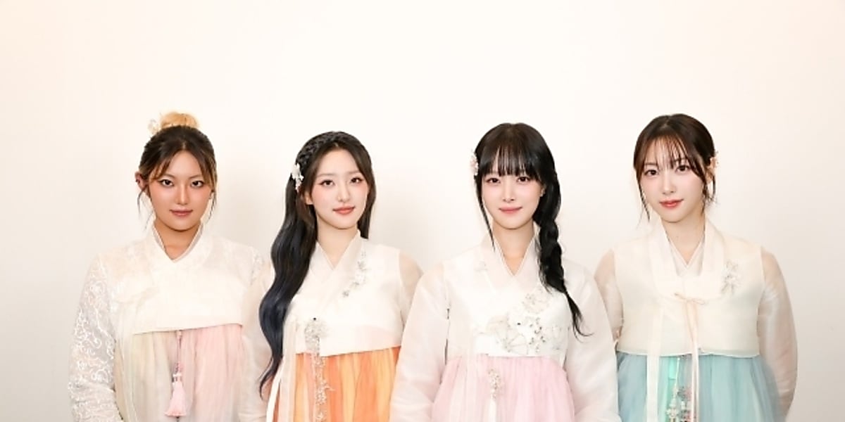 H1-KEYが秋夕に韓服姿でファンに挨拶し、充実した連休を願った。  