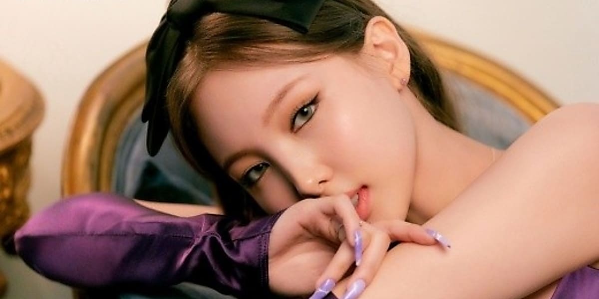 TWICE ナヨン、1stミニアルバム「IM NAYEON」コンセプトフォト第1弾を公開…魅惑的なビジュアル - Kstyle