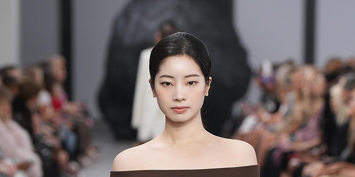 Dahyun of TWICE debuts as a fashion model for Michael Kors at the 2025 S/S collection, showcasing her talent and style on the runway.