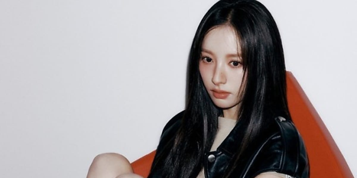 宇宙少女のボナが「Singles」でグラビア撮影。多彩なムードを披露し、新しい変身を完璧にこなす。