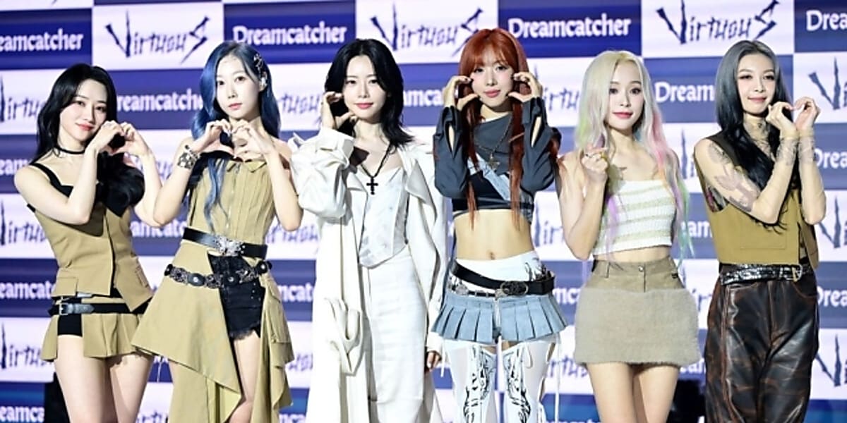 DREAMCATCHER mentions Siyeon's absence in their 10th mini album showcase, expressing hope for her return in the future.
