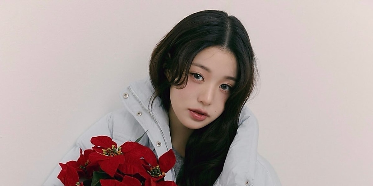 IVE's Wonyoung shares beautiful photos on Instagram, impressing fans with her looks and perfect proportions, ahead of her MC role at 2024 AAA.