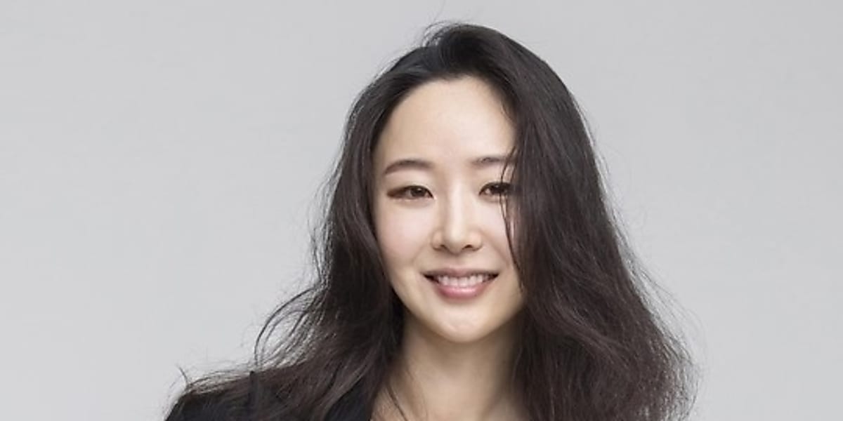 Min Hee-jin resigns from ADOR, plans legal action against HYBE for contract violations, expressing gratitude to NewJeans fans for support.