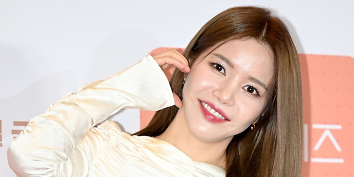 MAMAMOO's Solar returns with 'First Love' remake in 'Solar Sensibility' Part.8, showcasing her unique emotional style.