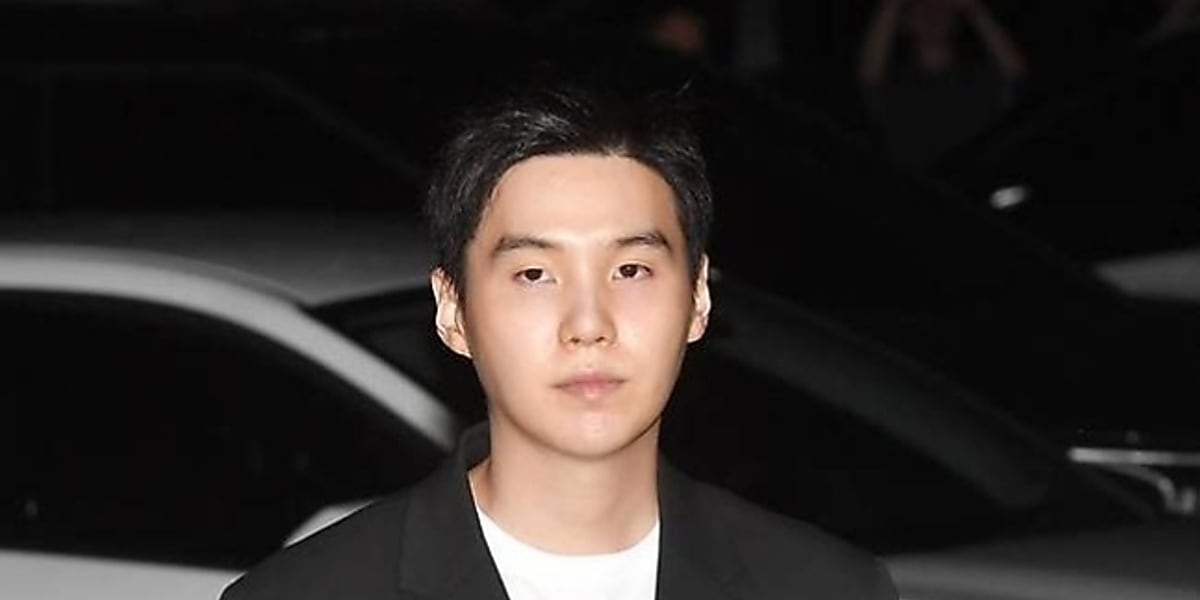 BTSのSUGAが飲酒運転で罰金150万円の略式命令を受け、兵務庁長が懲戒を受けなかった理由を説明。  