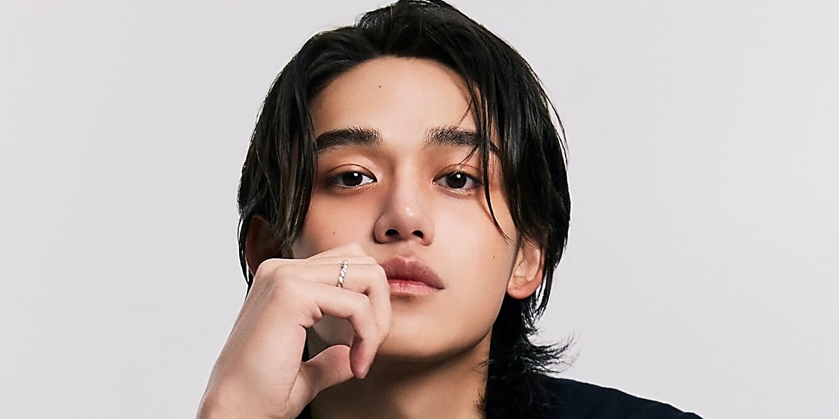Lucas leaves NCT, debuts solo. SM Entertainment announces solo activities in April. Apologizes for past actions.