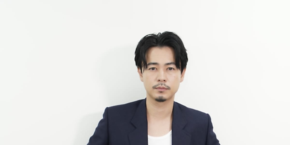 成田凌が映画「スマホを落としただけなのに」でソン・ソックとの共演を希望。映画は日本で公開中。