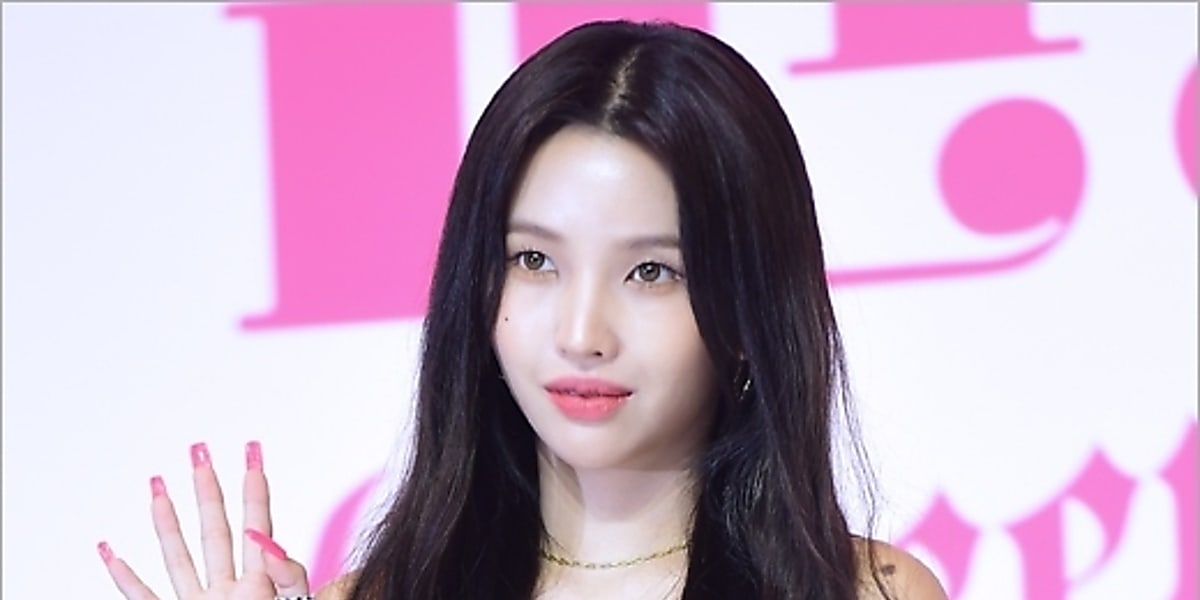 CUBE Entertainment commented on (G)I-DLE's So-yeon contract negotiations, stating discussions are ongoing and she will fulfill her schedule.