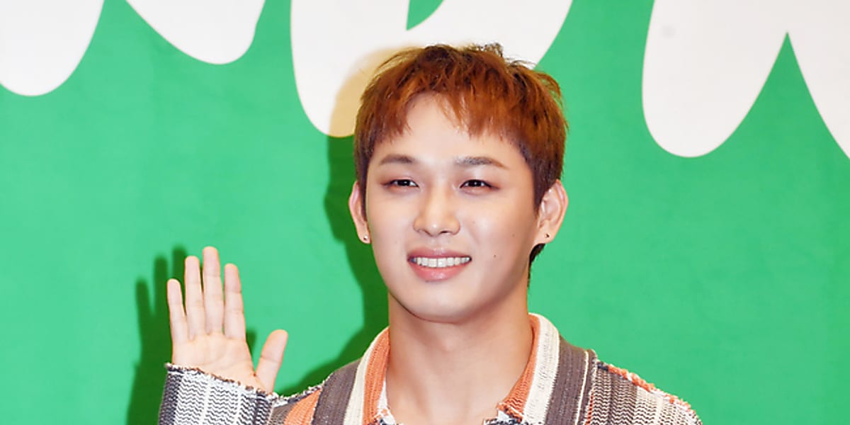BTOB [THIS IS US] 11th Mini Album SEE/FEEL 2Ver Set  CD+Poster+PhotoBook+PostCard+PhotoCard+BookMark+EventTicket+Tracking Number  K-POP SEALED - Amazon.com Music