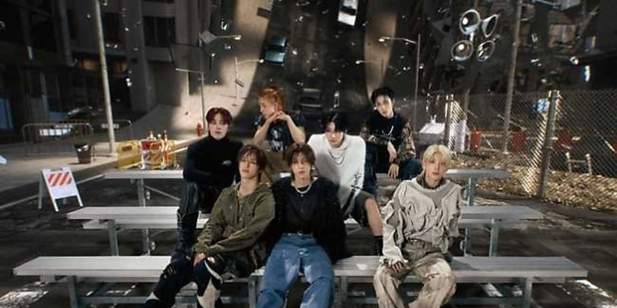 JYP's boy group NEXZ will release their 1st mini-album 'NALLINA' on November 18, showcasing trendy visuals and new music.
