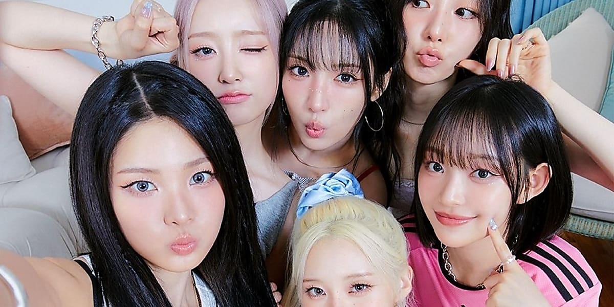 LIGHTSUM showcases lovely charm in new concept photos for their upcoming digital single "POSE!" set to release on the 7th.