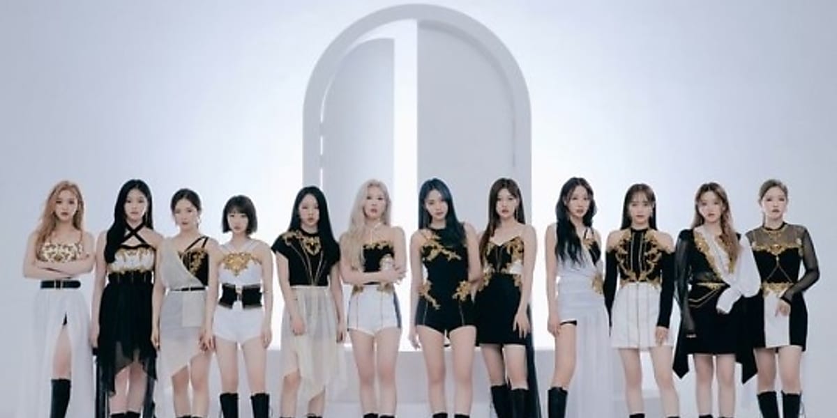 今月の少女（LOONA）、ニューミニアルバム「＆」集合コンセプトフォト第2弾を公開…女神のようなビジュアル - Kstyle