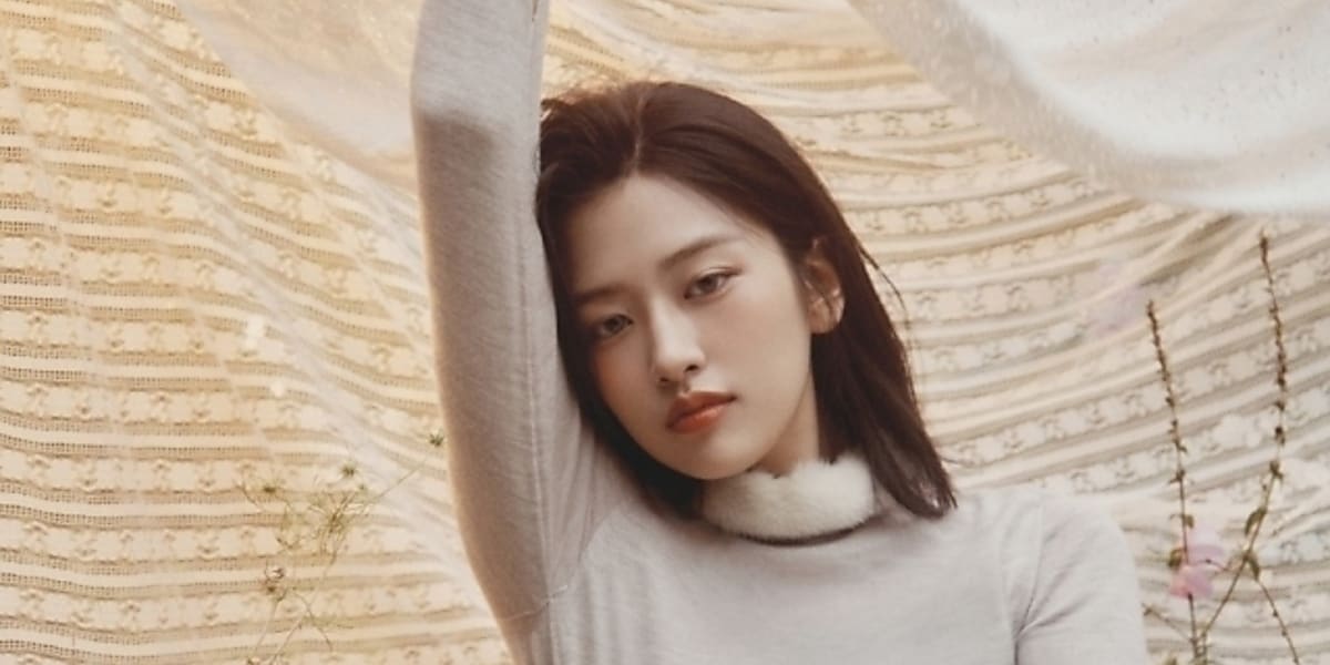 Yujin of IVE graces the digital cover of W KOREA, showcasing FENDI's 2024 Winter Holiday Collection, captivating fans worldwide.