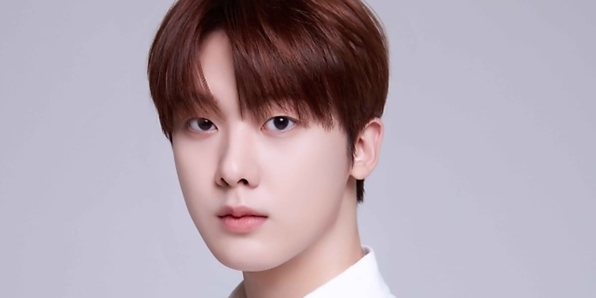 ASTRO's Yoon San-ha will star in the romantic comedy "My Girlfriend is a San Namja," marking his first foray into the genre.