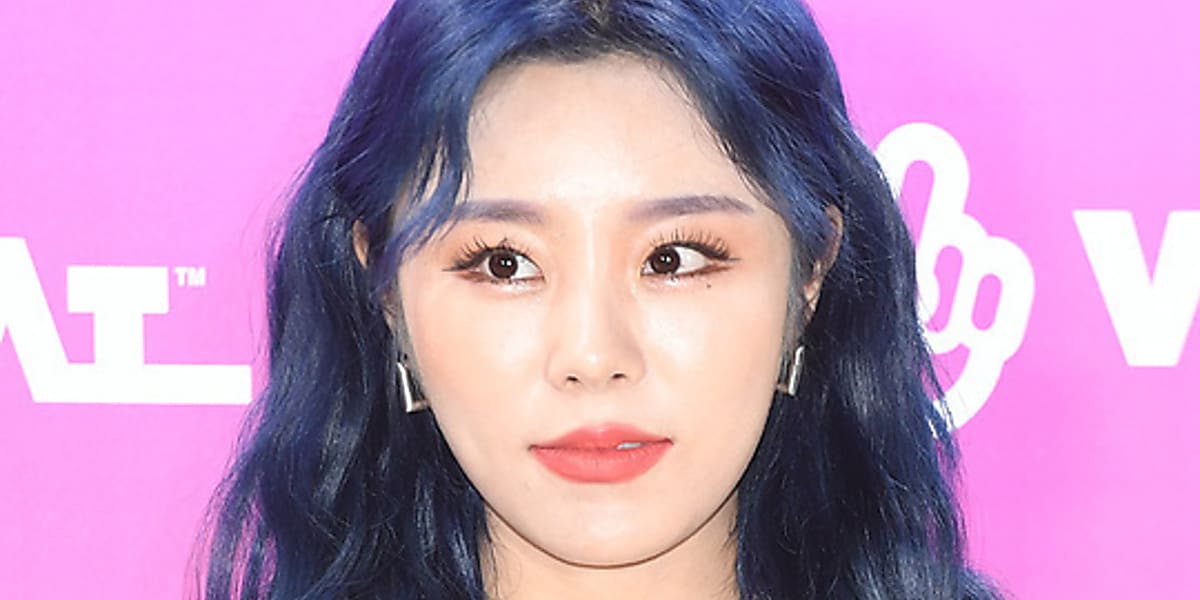 MAMAMOO's Wheein teases new digital single "coco water" with beautiful sea image, releasing after 5 months since last song.