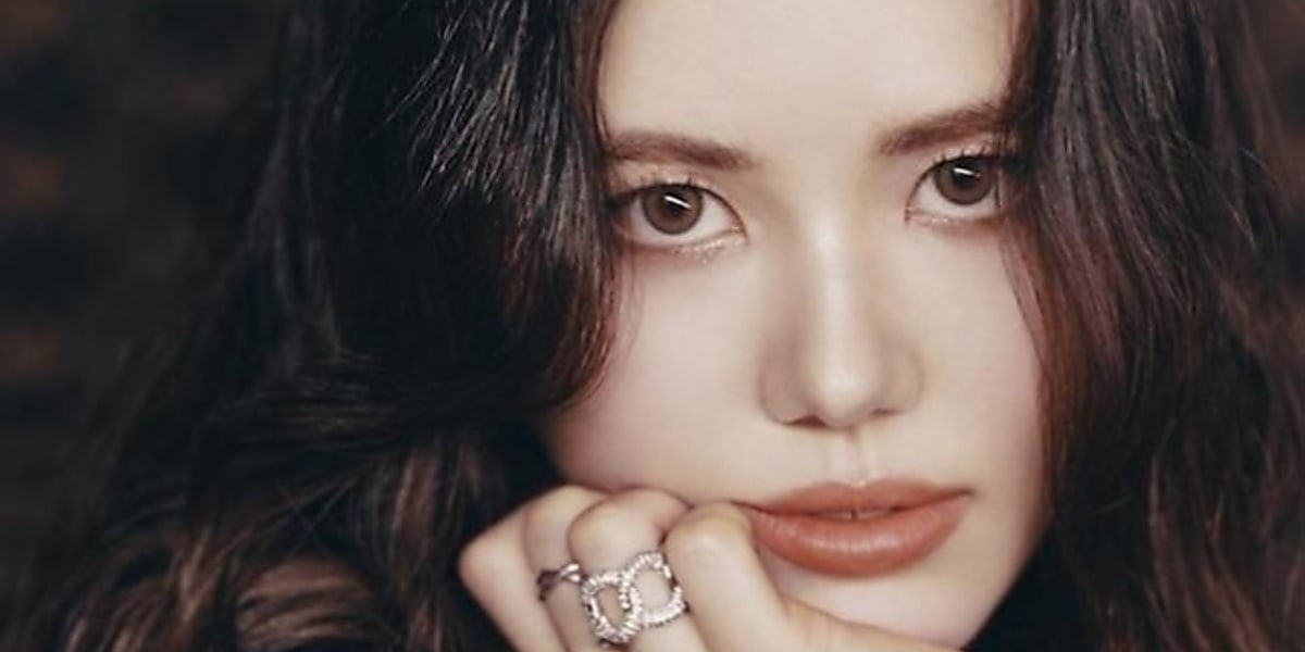 シンガーソングライターOlivia Marshが10月16日にデビュー。彼女はNewJeansのダニエルの姉で、SXSW Sydneyに出演予定。  