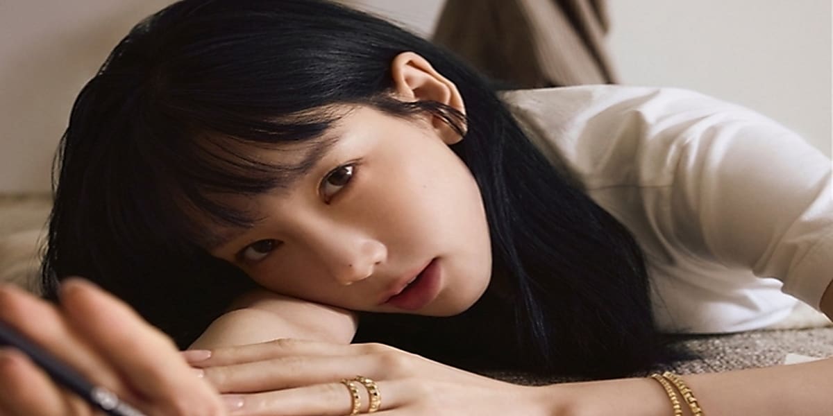 テヨンが「Harper's Bazzar Korea」でルイ・ヴィトンのジュエリーを披露し、ファッションセンスを称賛された。  