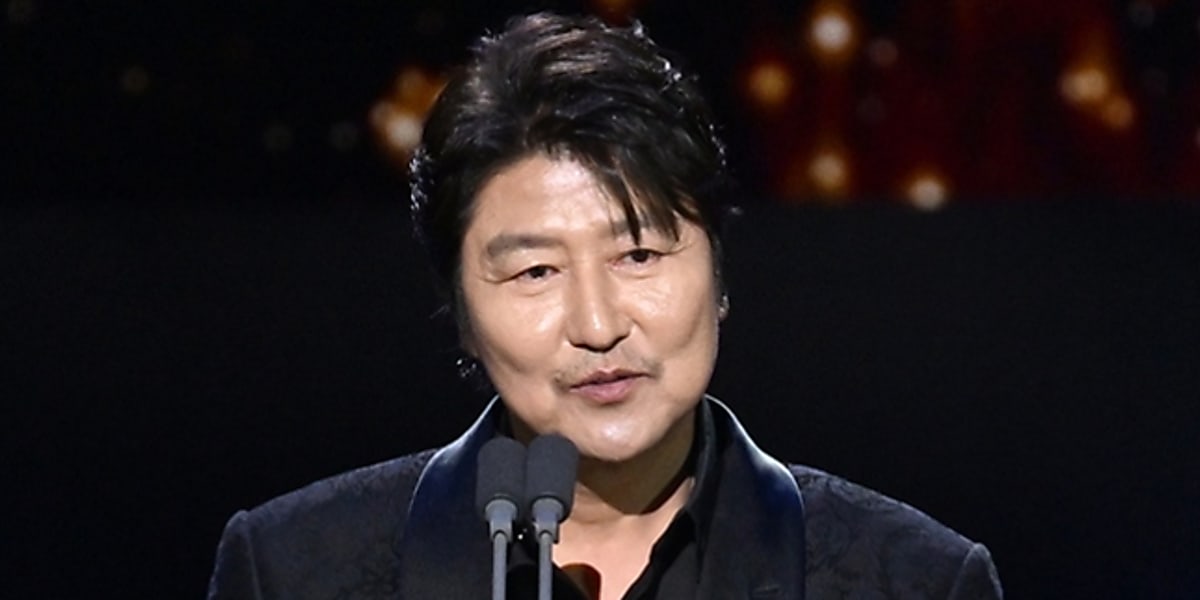 パク・チャヌク監督が「ソウルドラマアワード2024」でゴールデン・バード賞を受賞。ソン・ガンホも受賞し、Kドラマ部門での受賞者が発表された。  