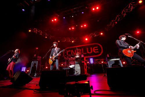 CNBLUE、ライブDVDがオリコン2位を記録 - Kstyle