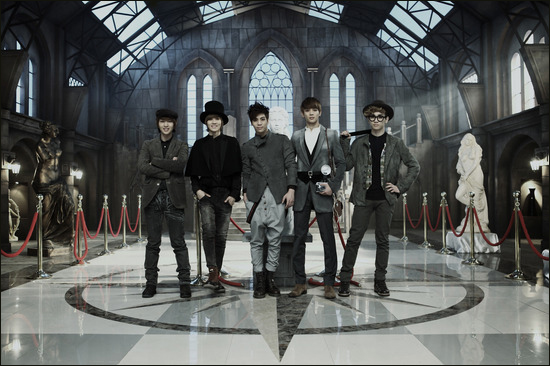 SM音楽の集大成…SHINeeの「Sherlock」が持つ意味 - Kstyle