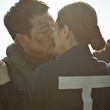 「リターン・トゥ・ベース」RAIN&シン・セギョンのカットされた“ぞくっとするキス”