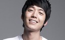 チョン・ギョンホ、ハ・ジョンウ監督のデビュー作でコメディーに初挑戦！