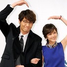 【PHOTO】チャン・ナラ＆チェ・ダニエル「ゆれながら咲く花」制作発表会に出席“ラブリーなハートポーズ”