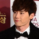 【PHOTO】イ・ジョンソク「2012 KBS演技大賞」に登場