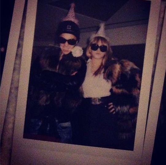 Bigbangのg Dragon 2ne1のclのバースデーパーティー現場を公開 女王の威厳 Kstyle