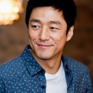 【PHOTO】チ・ジニ「大風水」インタビュー中に見せた“春の日差しのような微笑み”