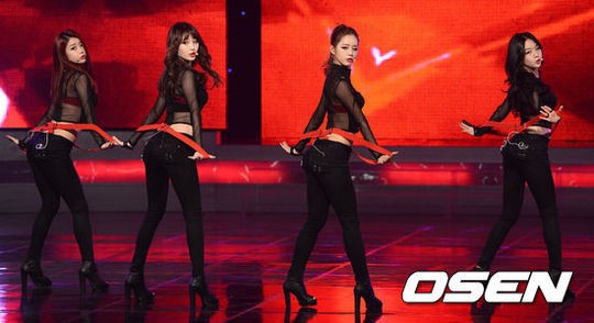 PHOTO】Girl's Day「M COUNTDOWN」に出演“セクシーなサスペンダー