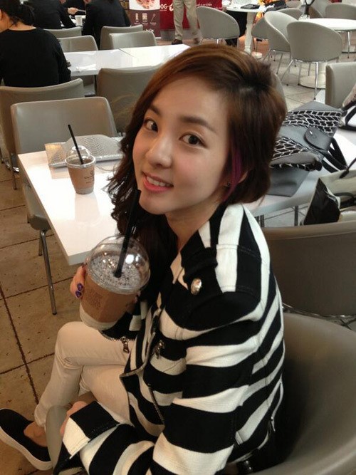 2ne1のdara キュートなセルフショットを公開 ユニークなヘアスタイル Kstyle