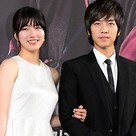 【PHOTO】miss A スジ＆イ・スンギ「九家の書」制作発表会に出席“腕を組んでポーズ”