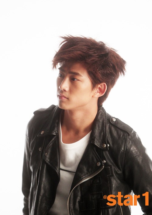 PHOTO】2PM テギョン“ライダースジャケットに印象的な眼差し” - Kstyle