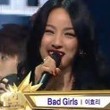 「人気歌謡」1位受賞も余裕たっぷりのイ・ヒョリ“輪になって踊るパフォーマンス”