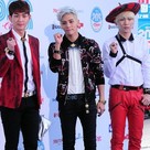 【PHOTO】SHINee オンユ＆ジョンヒョン＆キー「20's Choice」に参加“3人でのブルーカーペット”