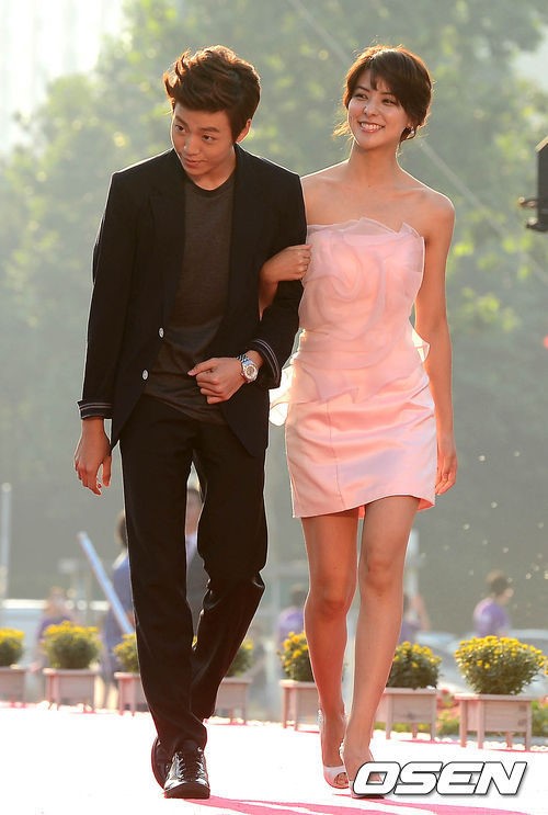 Photo イ ヒョヌ 藤井美菜 富川映画祭 閉幕式に登場 美しいレッドカーペットカップル Kstyle