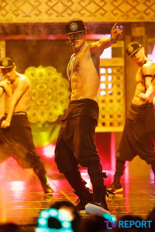 キム ヒョンジュンの背中の筋肉が話題に 体脂肪率ゼロに近い完璧なボディライン Kstyle