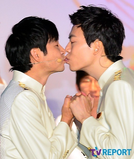キムジョ グァンス キム スンファン 韓国初の同性結婚式を終える 総合 Kstyle