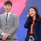 【PHOTO】BIGBANGのT.O.P&キム・ユジョン「同窓生」野外舞台挨拶に参加“明るい笑顔”