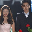 【PHOTO】BIGBANGのT.O.P＆キム・ユジョン、釜山国際映画祭「APANスターロード」ブルーカーペットイベントに登場