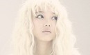 キム・ユジョン、神秘的な金髪の美女に変身！SunBeeのMVに出演