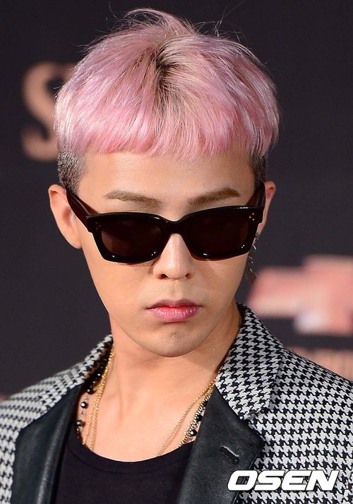 Photo Bigbangのg Dragon 13 Sia レッドカーペットイベントに登場 ピンクのヘアカラー Kstyle